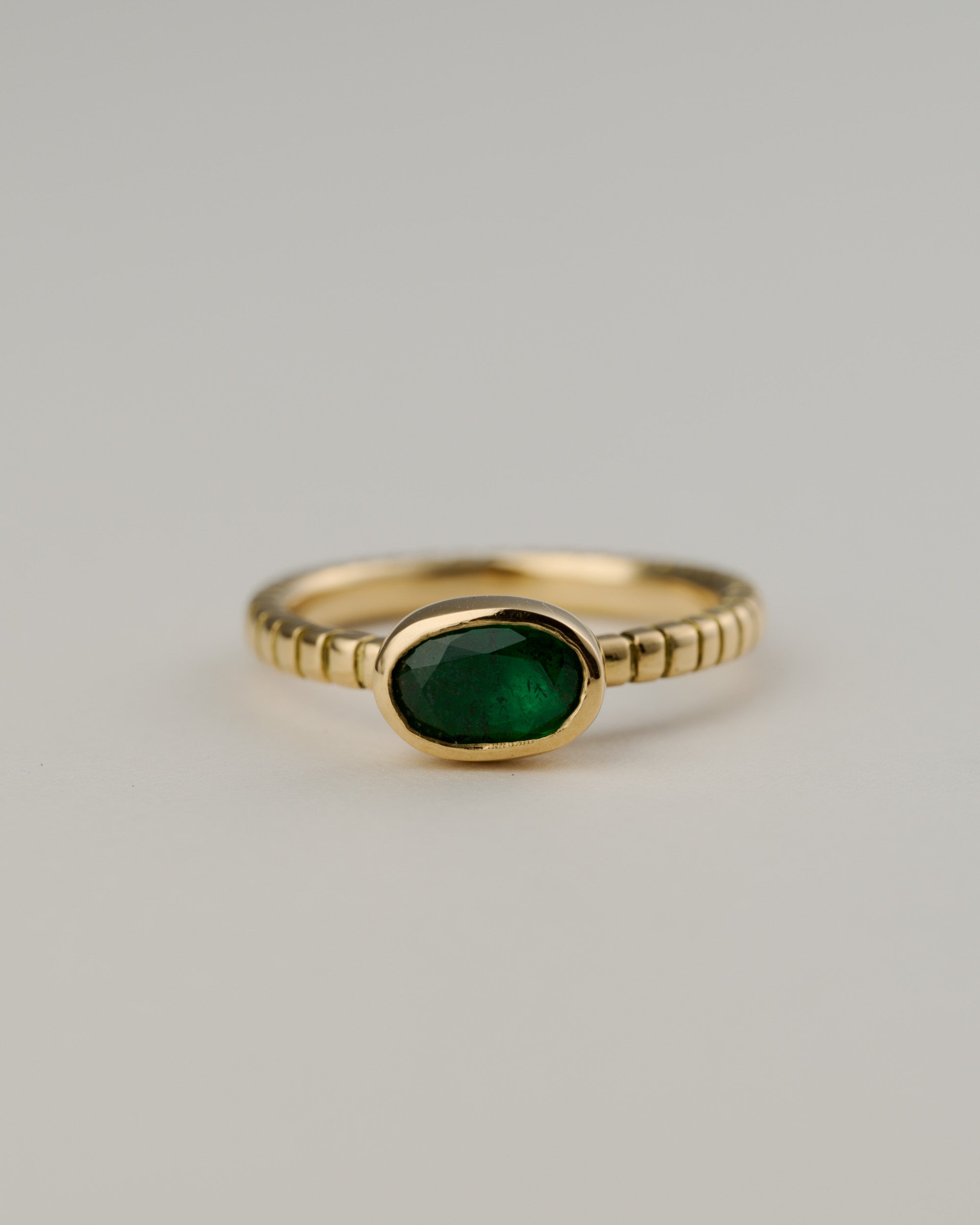 Emerald ring stripe