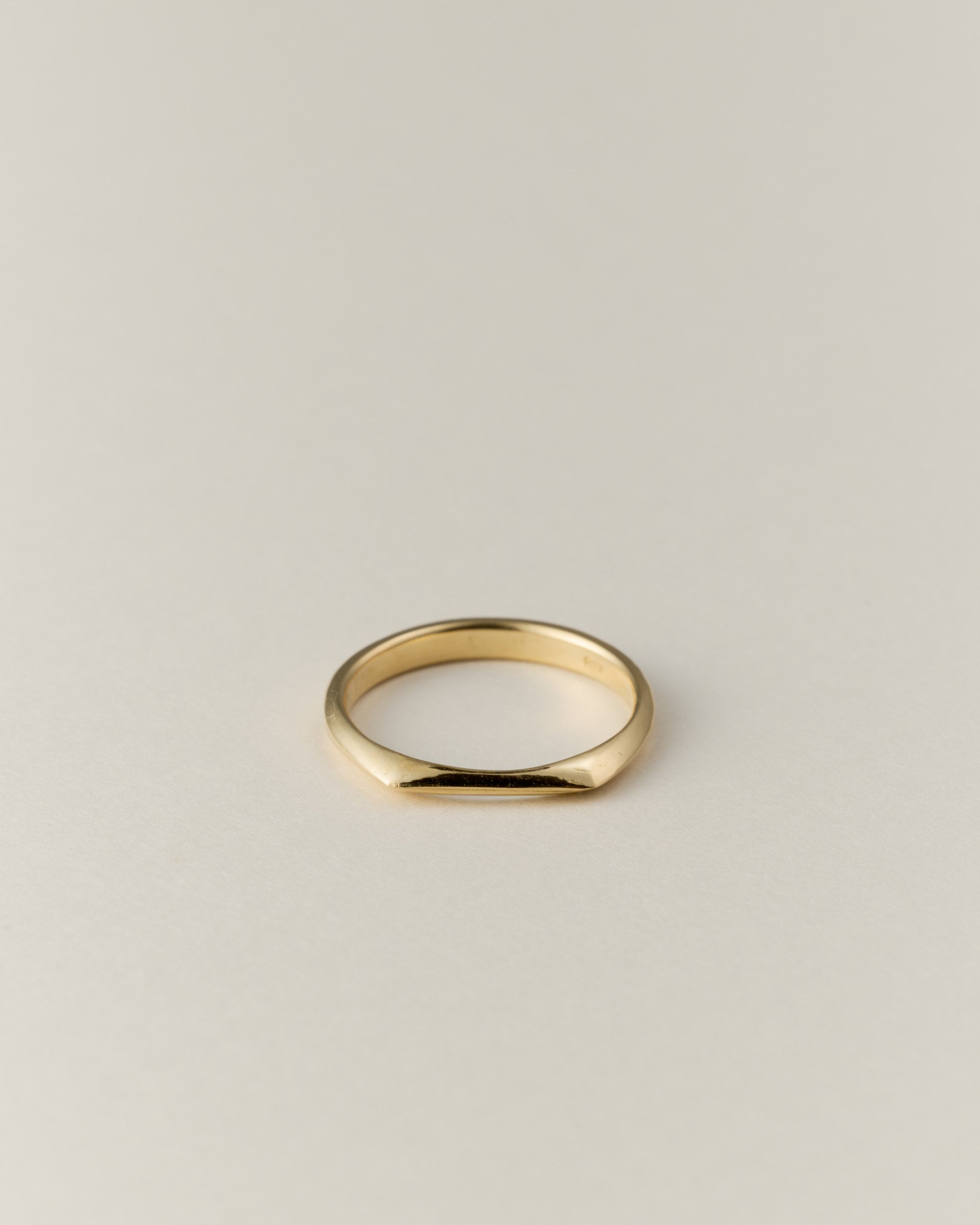 Equis ring