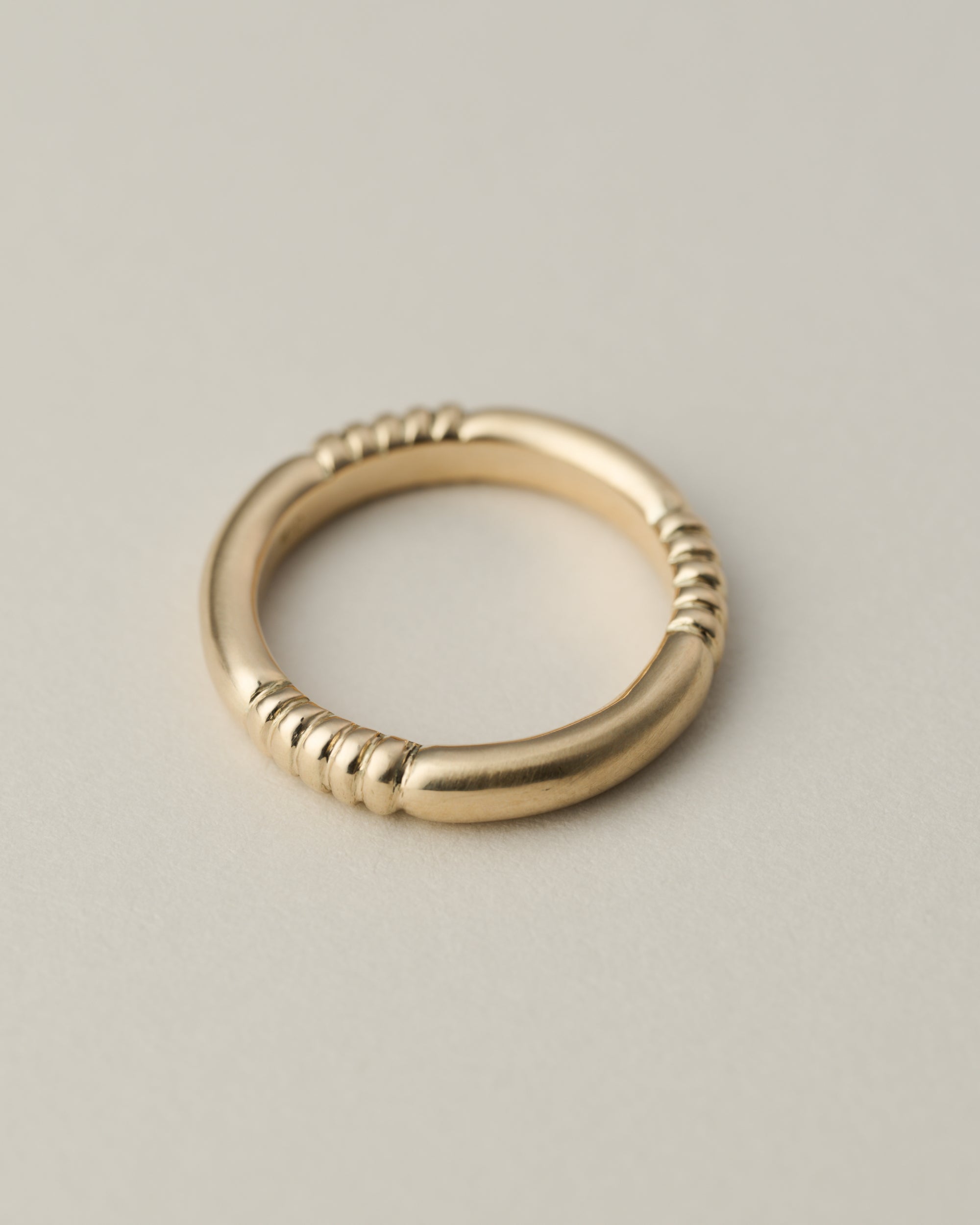 Knot ring gold